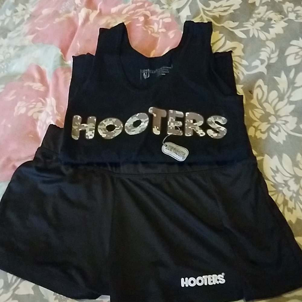 Hooters Uniform